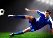 开云官网-足球运动员在场上的表现引人瞩目