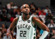 开云足球直播-弗赖堡队长大放异彩，带领球队取得胜利