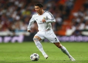 开云官方app入口-绿茵场上的双面叙事，韩国险胜背后的足球哲学与C罗纪录的永恒启示