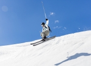 开云体育直播-赛道上的逆袭，拉塞尔状态火热，梅赛德斯翻盘迈凯伦