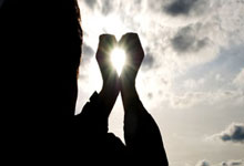 开云体育APP下载-夜色霓虹下的破晓者，锡安在F1街道赛的封神之夜