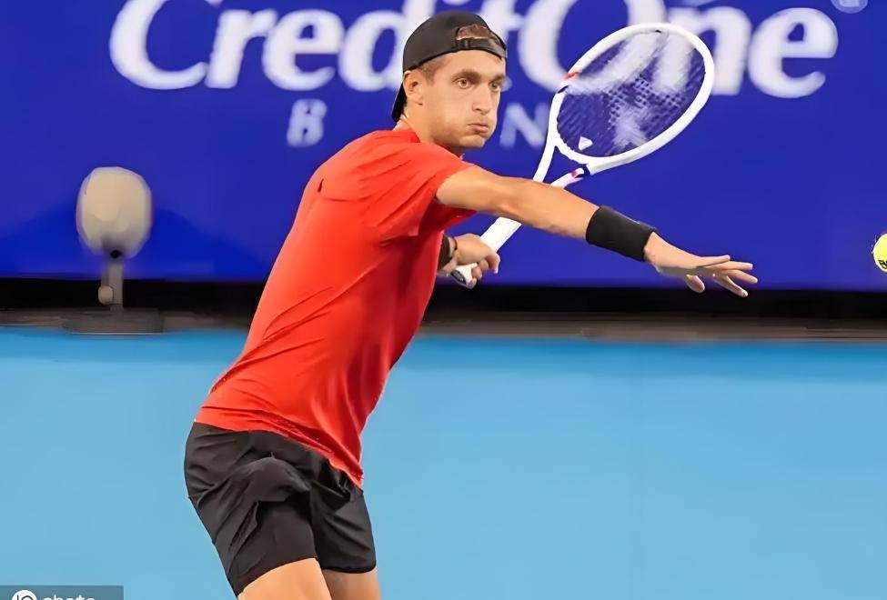 包含德国网球队鏖战欧洲网球队，兹维列夫三分雨点燃全场的词条