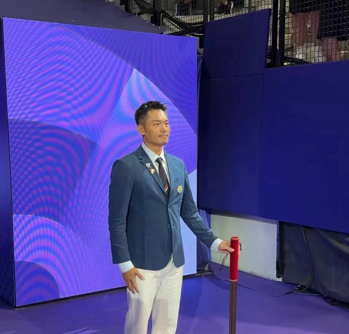 关于丹麦羽毛球队逆转印度羽毛球队，林丹统治全场的信息