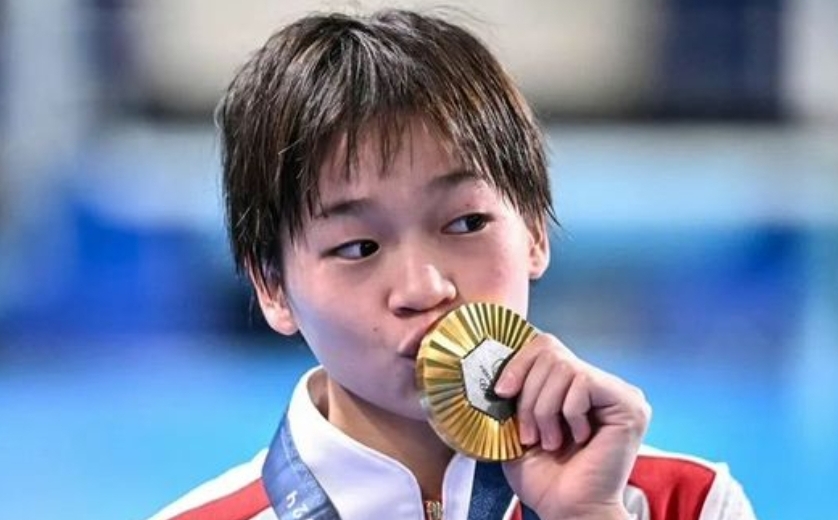 日本选手卫冕女子跳水项目冠军