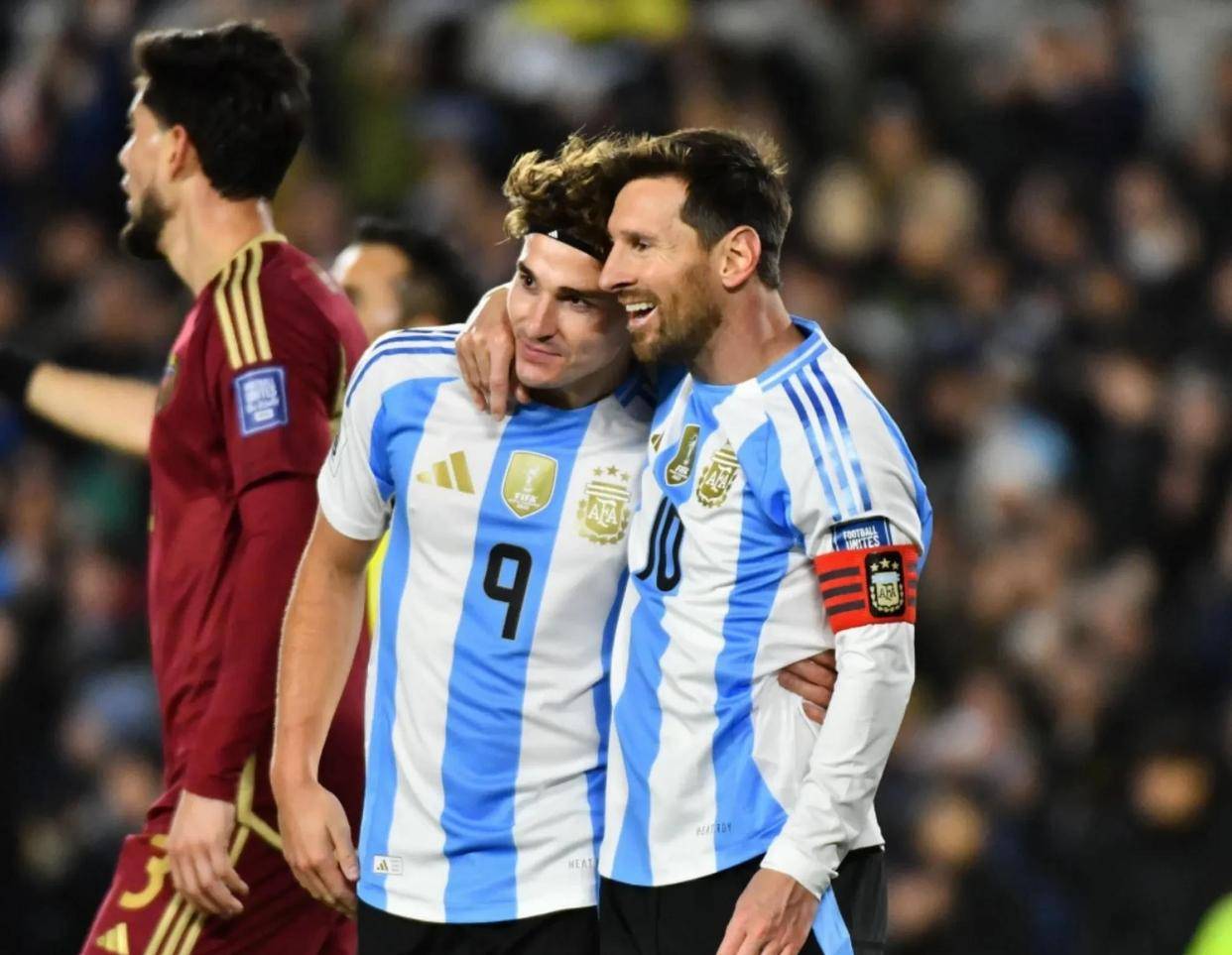 哥伦比亚横扫秘鲁，阿尔瓦雷斯打破历史纪录