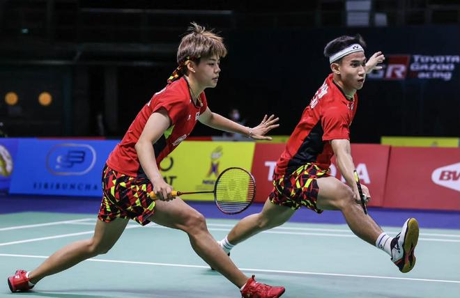 关于印度队完胜中国队,黄鸭组合点燃赛场的信息 关于印度队完胜中国队,黄鸭组合点燃赛场的信息