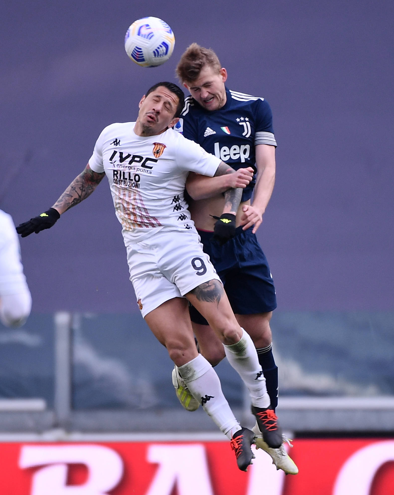 包含贝内文托足球队稳操胜券，锁定胜局的词条