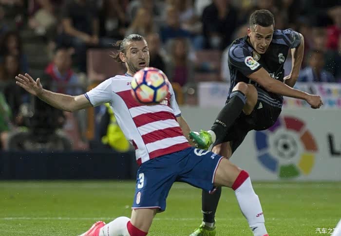 关于格拉纳达前锋梅开二度，助球队大胜的信息