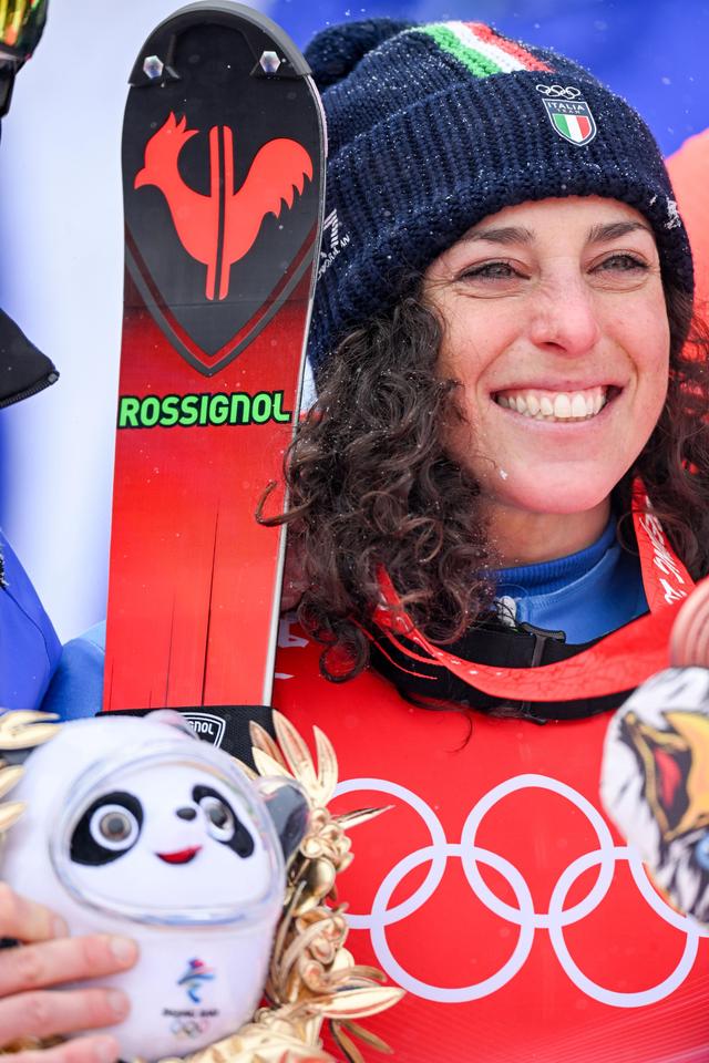 瑞士运动员在滑雪比赛中发挥出色,斩获金牌 瑞士运动员在滑雪比赛中发挥出色,斩获金牌