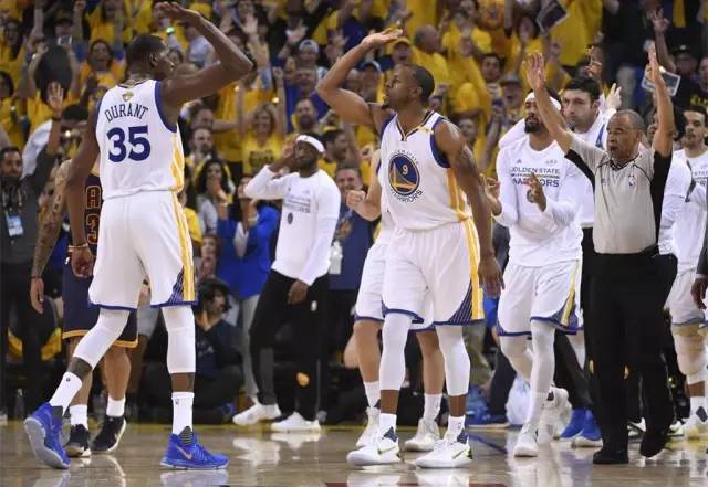 格罗纳主场大胜，取得关键三分