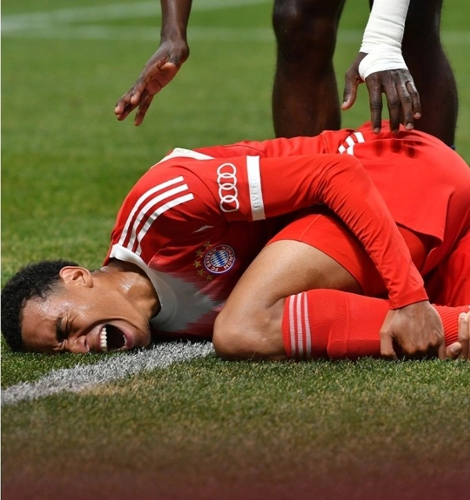 巴黎绝杀拜仁，哈兰德扛起全队