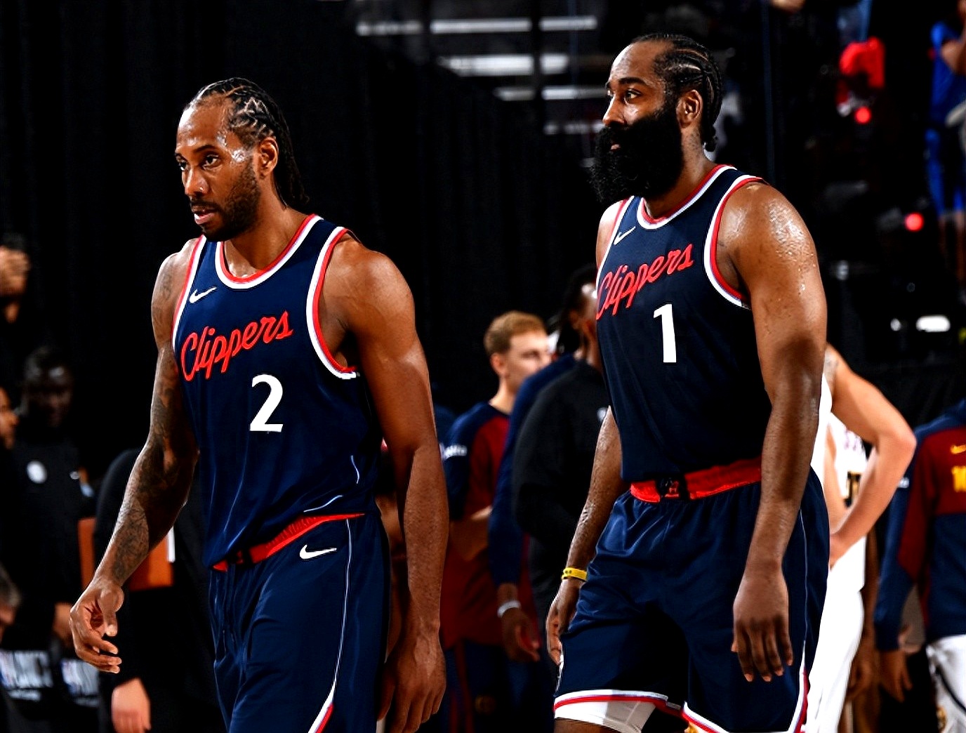 快船横扫广州队，乔治带队取胜