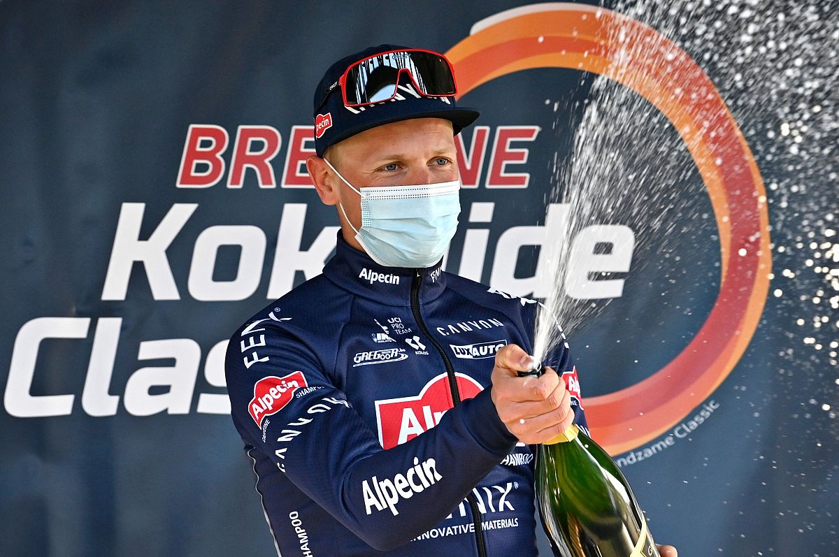 关于威廉姆斯横扫梅赛德斯,汉密尔顿带队取胜的信息 关于威廉姆斯横扫梅赛德斯,汉密尔顿带队取胜的信息