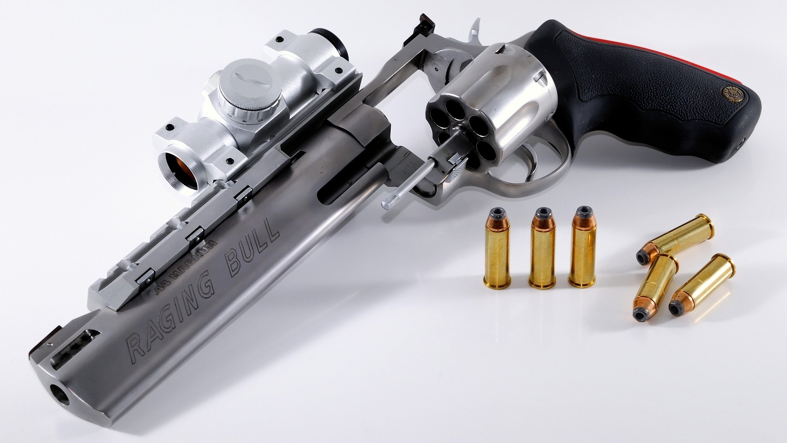 地缘棋局与绿茵战场，伊朗收割芬兰，凯塞多如何成为关键先生？