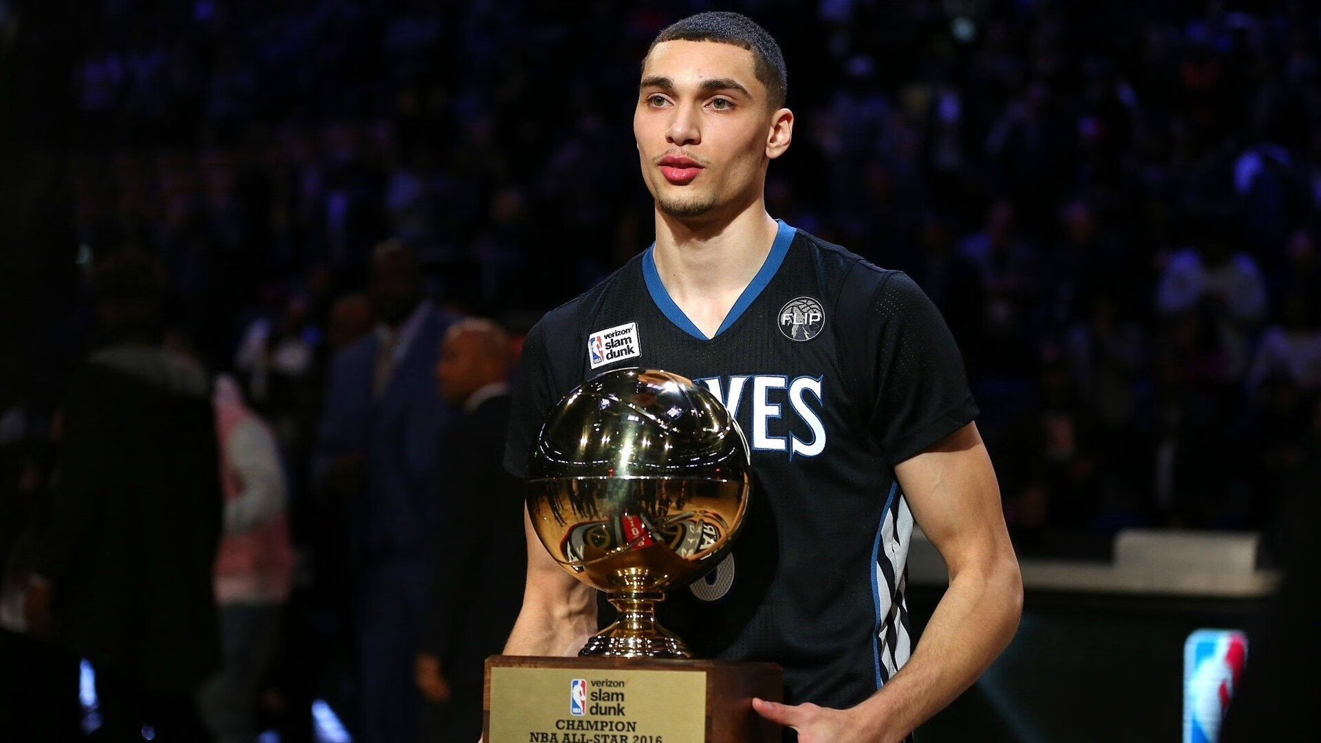 猛龙火力压制勇士,詹姆斯硬仗之王,当代篮球的两种统治力