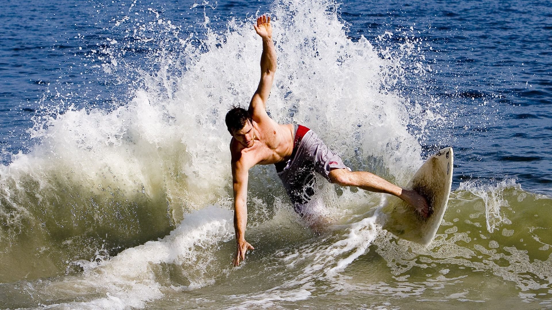 当英超争冠焦点战遇见CBA,一场跨越时空的竞技对话