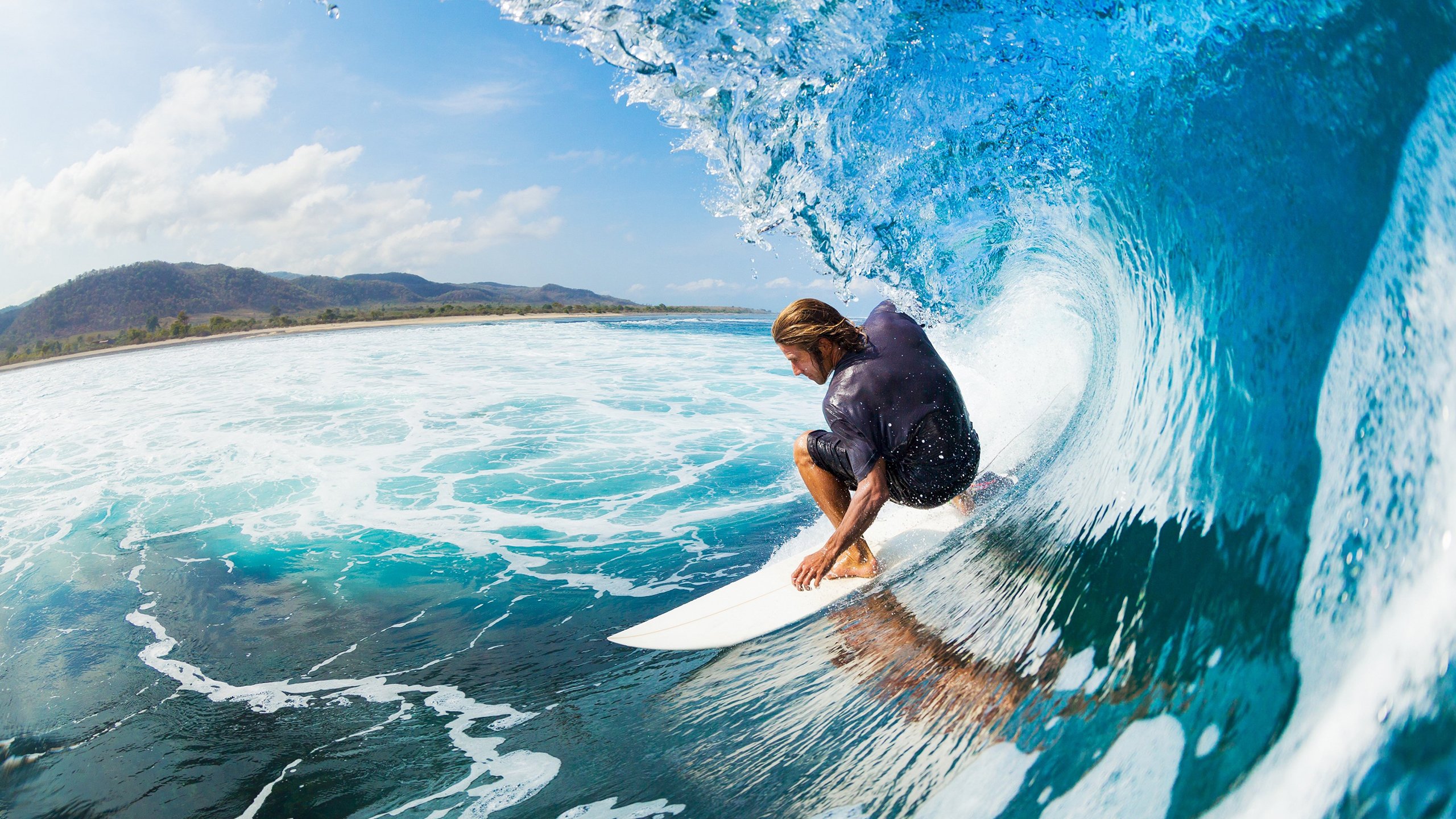 当足球的鏖战遇见F1的狂飙，萨拉赫在虚拟赛道上的跨界征服